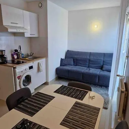 Apartment Du Grand Stade Saint-Denis (Seine-Saint-Denis)