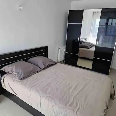 Apartment Du Grand Stade Saint-Denis (Seine-Saint-Denis)